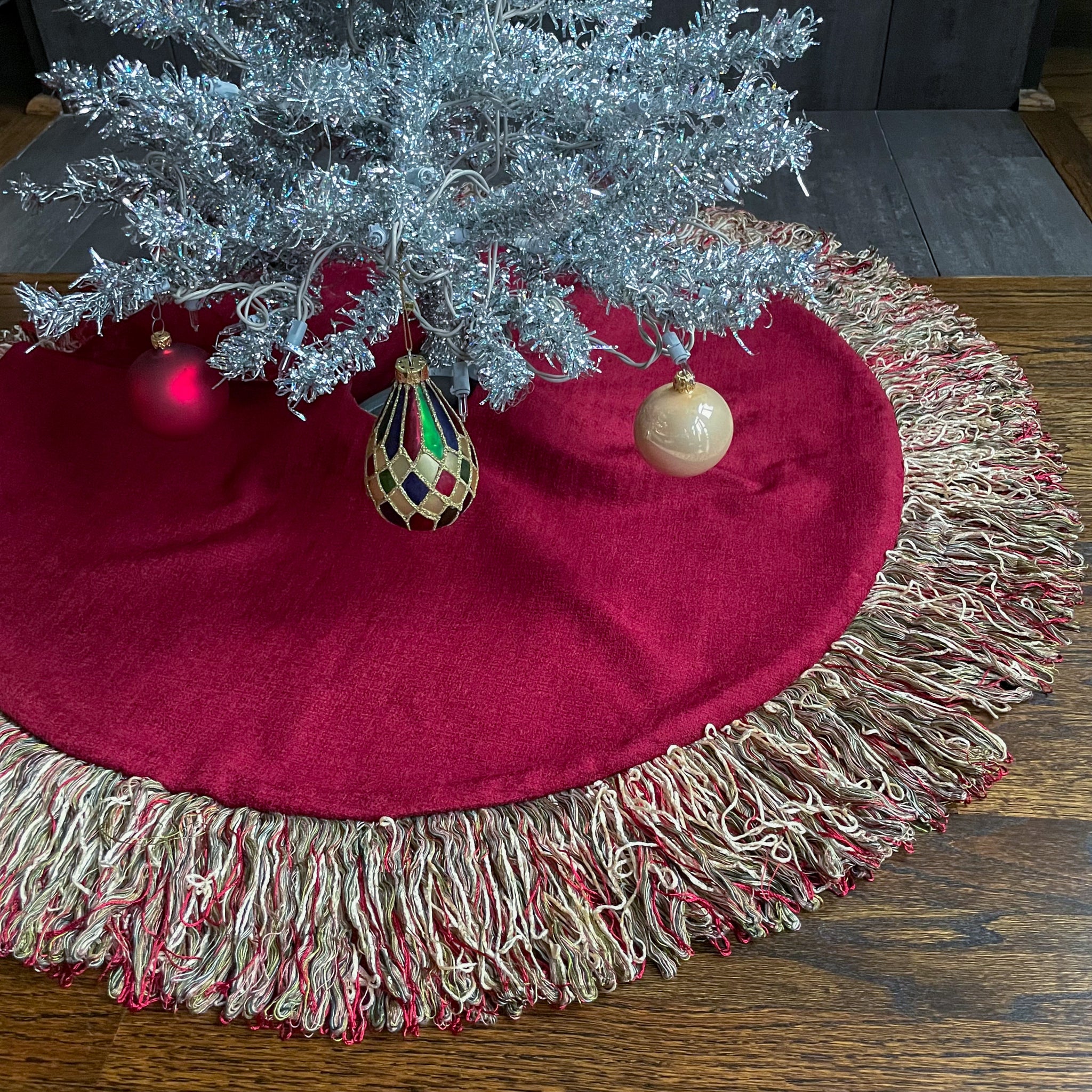 30" Red and Gold Christmas Tree Skirt with 5" Fringe | Reversible