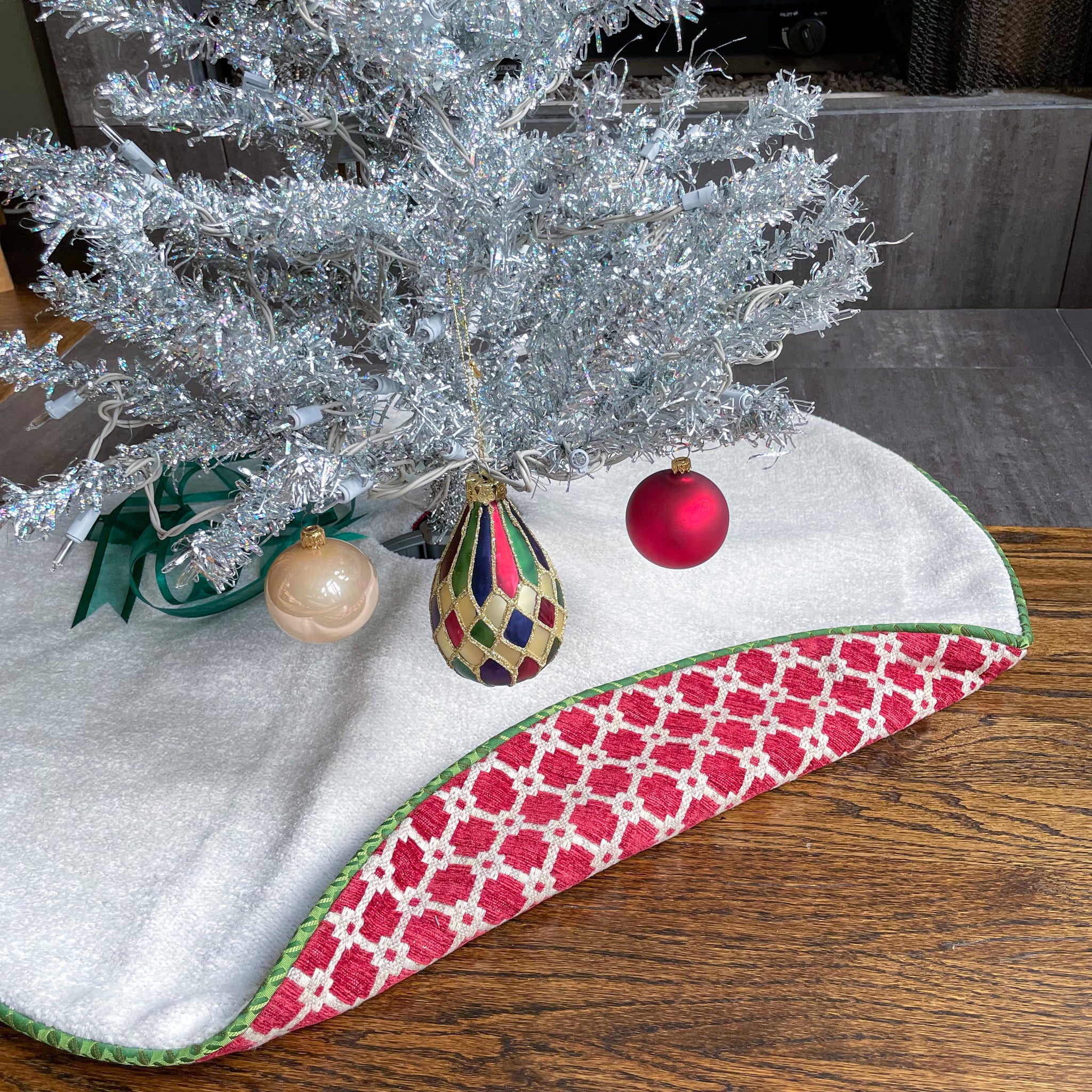 30" Red, White and Green Christmas Tree Skirt | Reversible