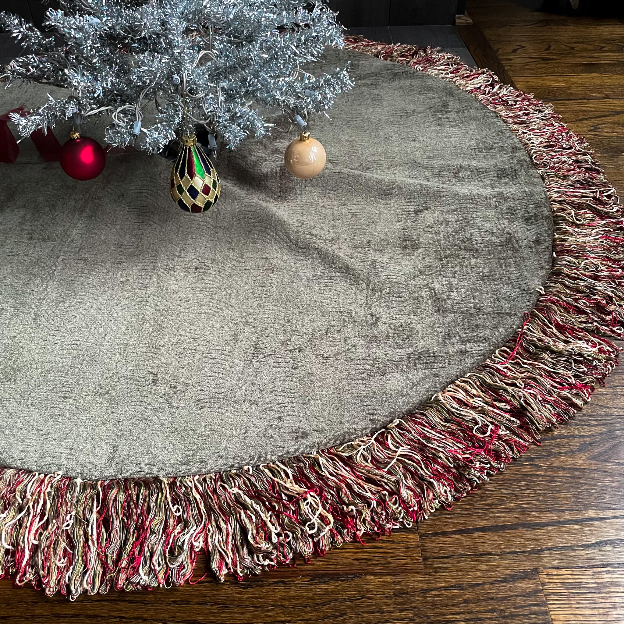 48"  Off White and Light Gray Christmas Tree Skirt with 5" Fringe | Reversible