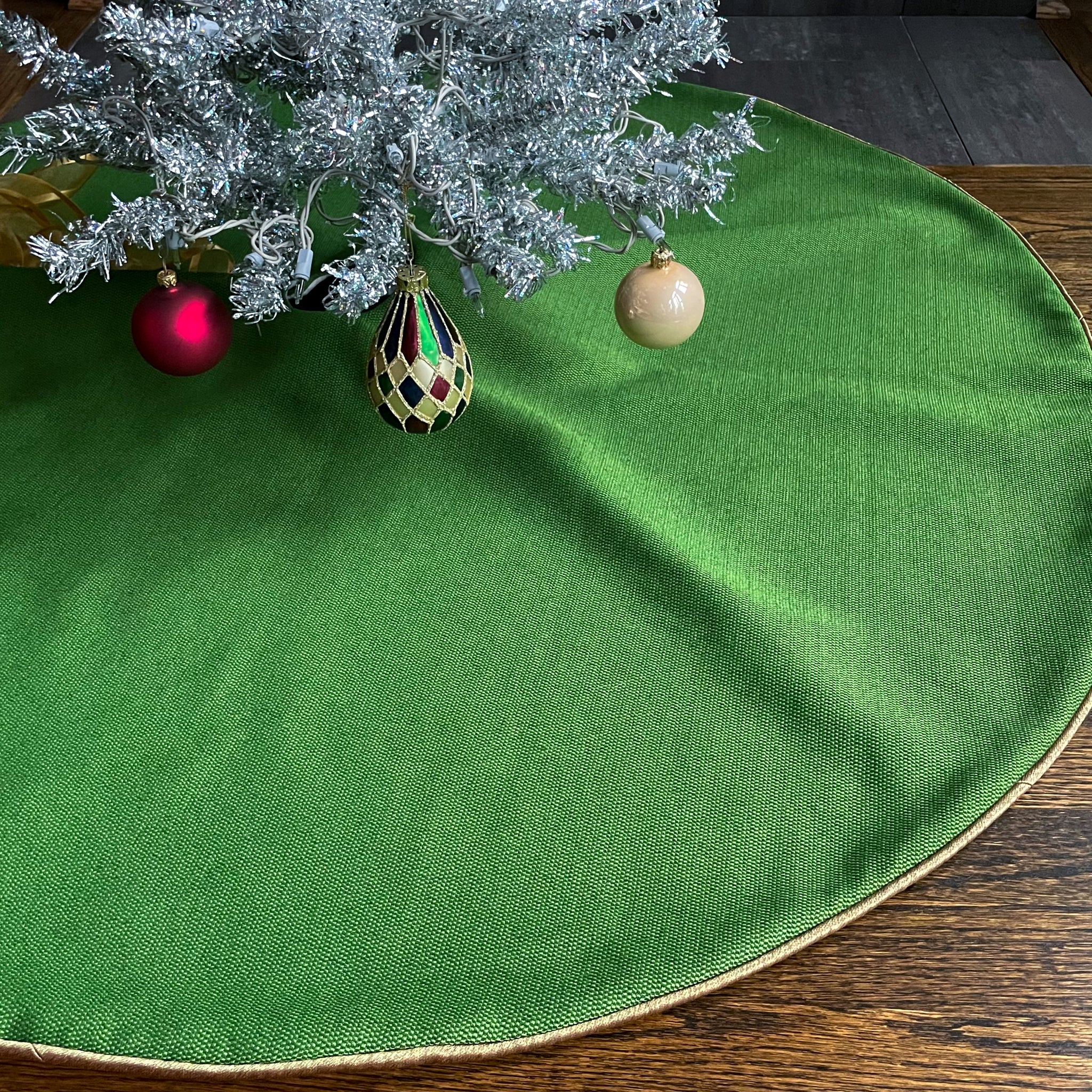 48"  Off White and Bright Green Christmas Tree Skirt | Reversible