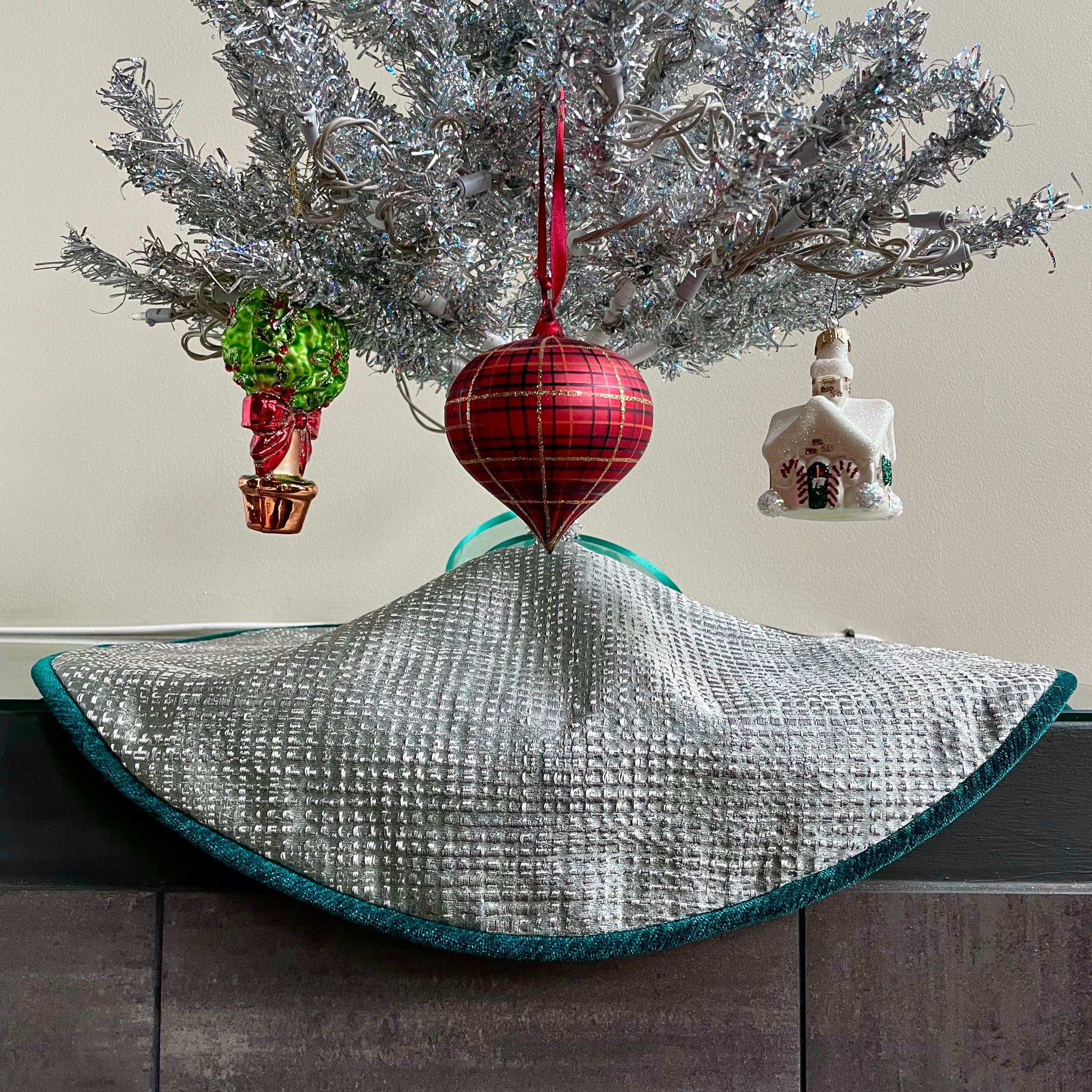 24" Aqua, Sparkly White Tabletop Christmas Tree Skirt | Reversible