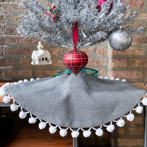 24" Reversible Navy Blue, White Tabletop Christmas Tree Skirt | Reversible