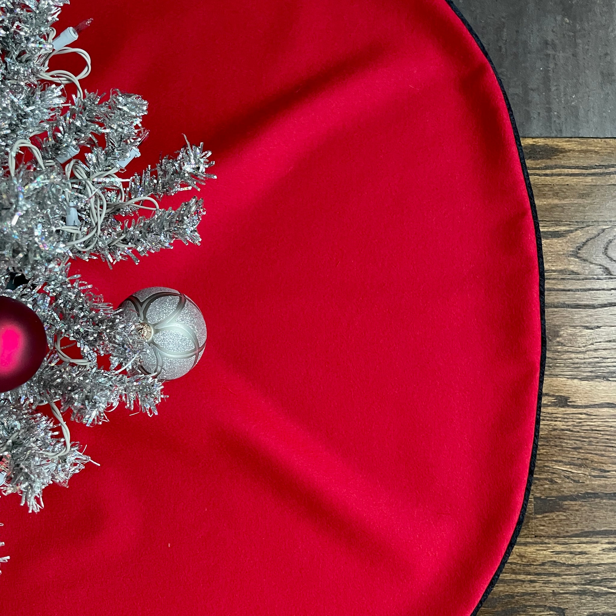 48" Retro Navy Blue, Red and Green Christmas Tree Skirt | Reversible