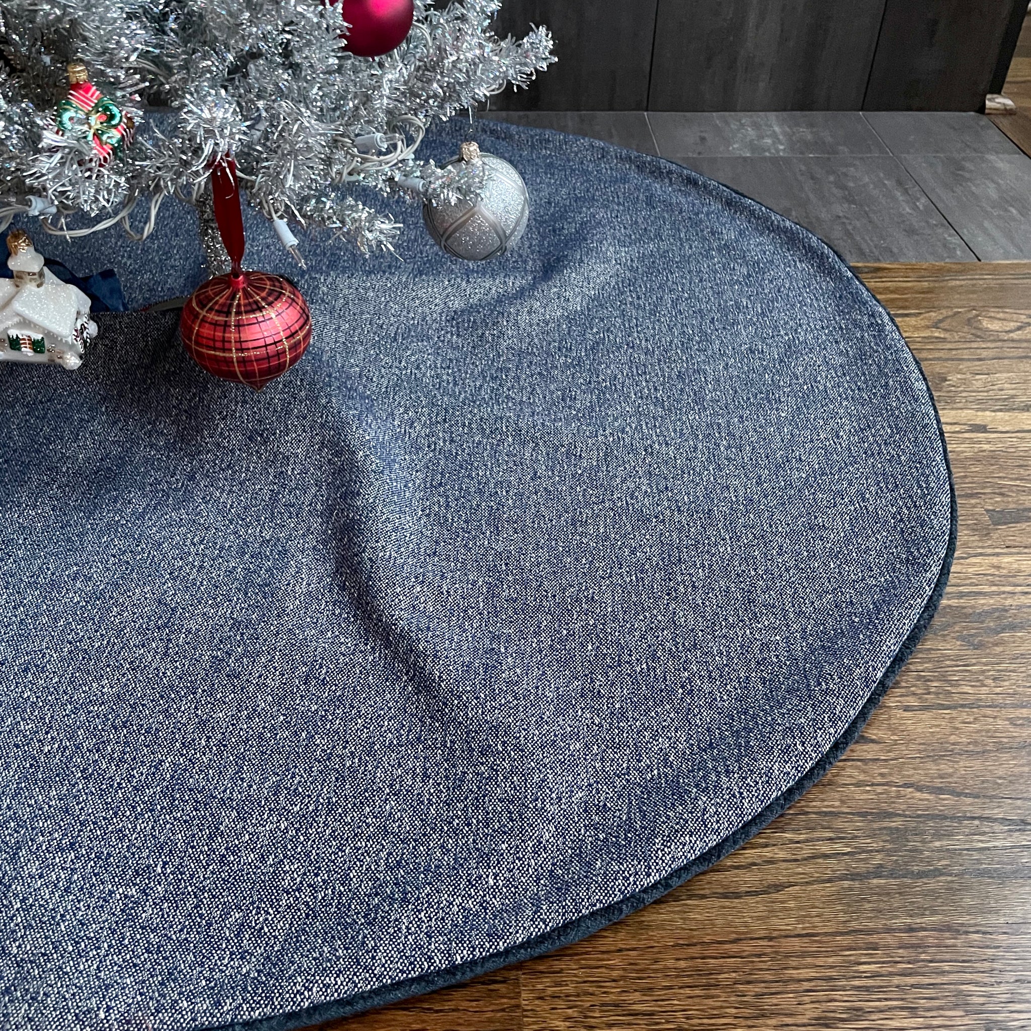 48" Retro Navy Blue, Red and Green Christmas Tree Skirt | Reversible
