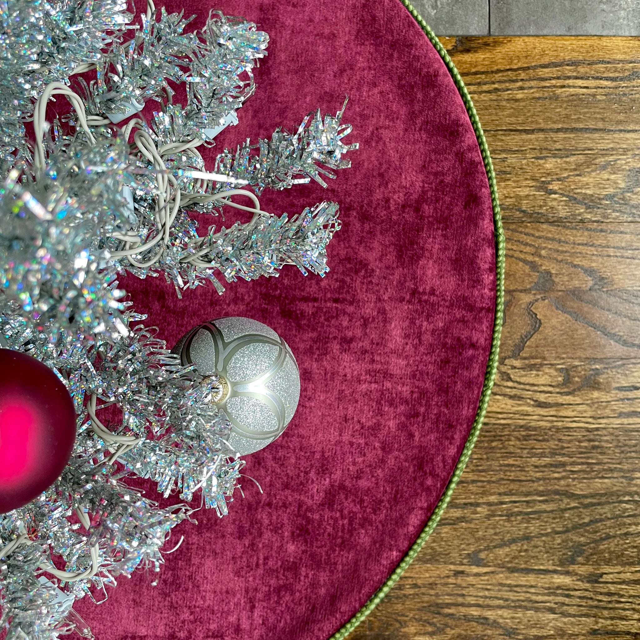 30" Neutral and Burgundy Christmas Tree Skirt | Reversible